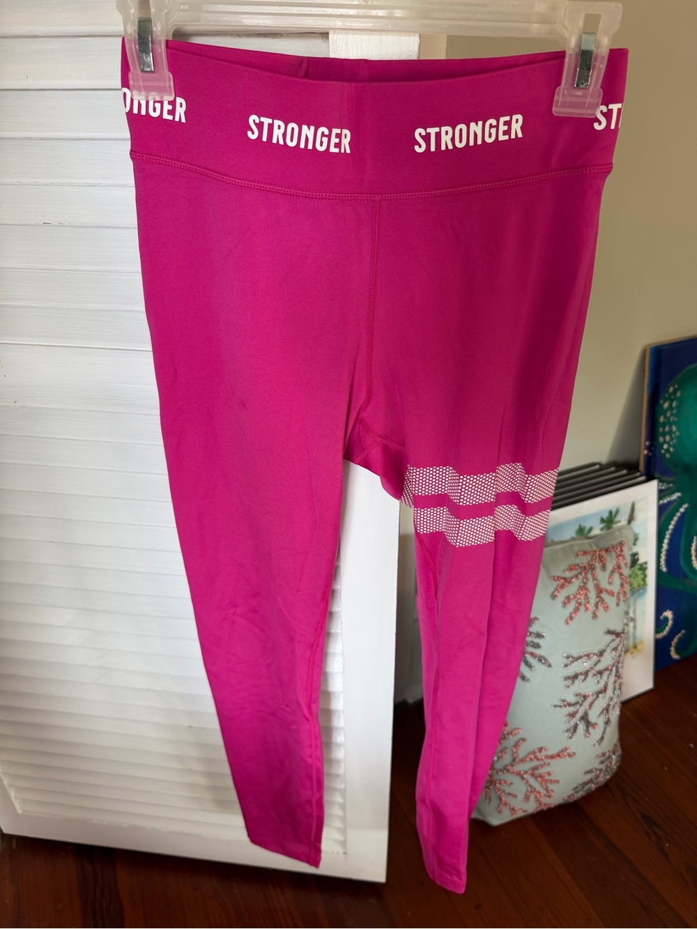 Women’s Fuchsia Hot Pink 'Stronger' Swedish designer Performance Leggings